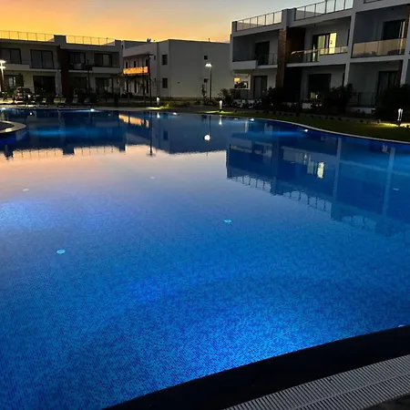 New In A Great Complex Apartament