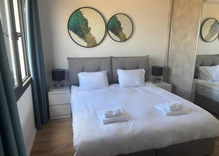 New In A Great Complex Apartment *