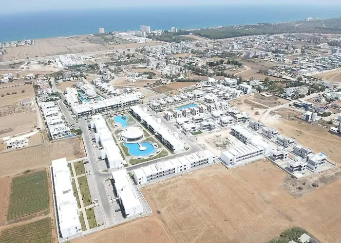 New In A Great Complex Apartment