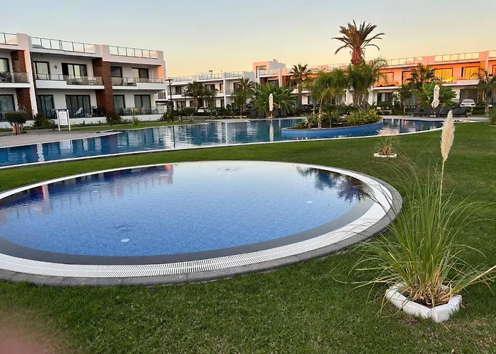 New In A Great Complex Apartment